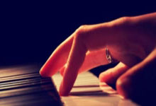 科斯塔斯·马诺拉斯，这位足坛铁卫有着怎样的职业生涯轨迹？